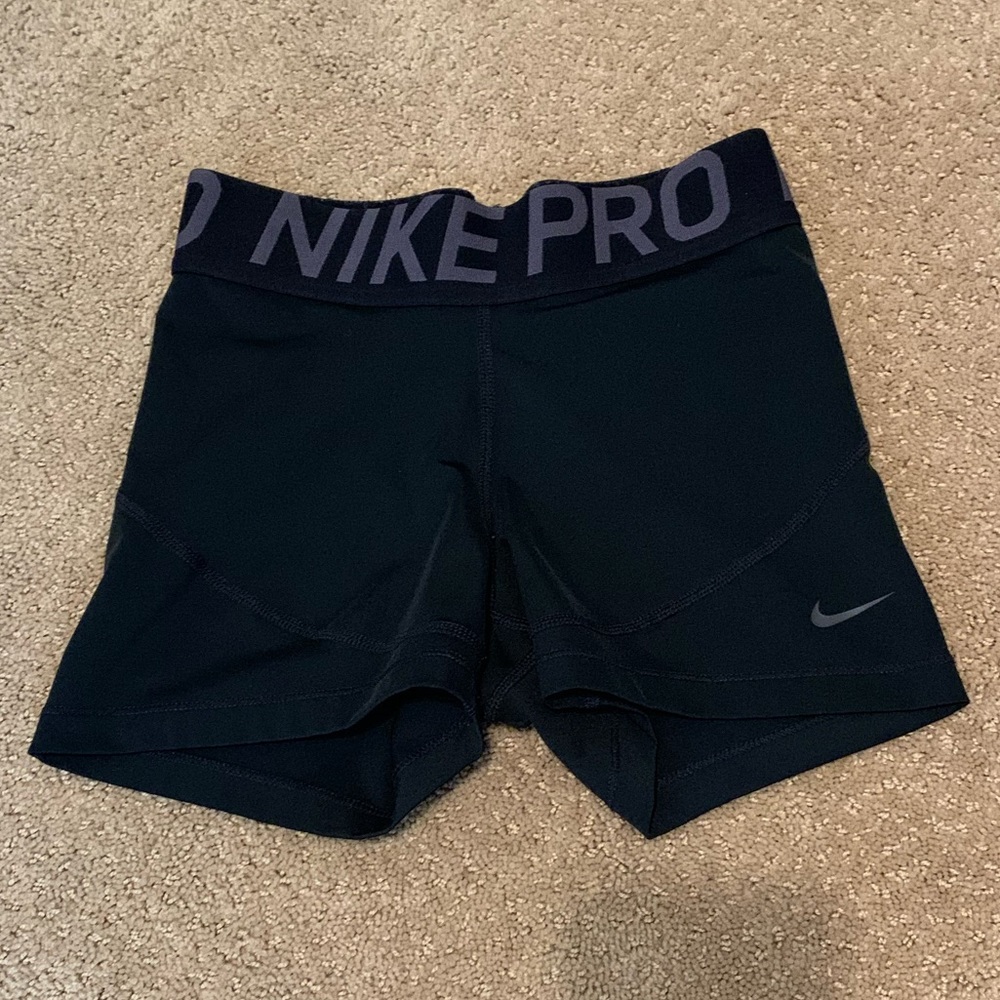 Nike Women’s Pro Shorts, Black , size Small